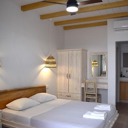 Κalamitsi Rooms & Apartments Kimolos Luaran gambar