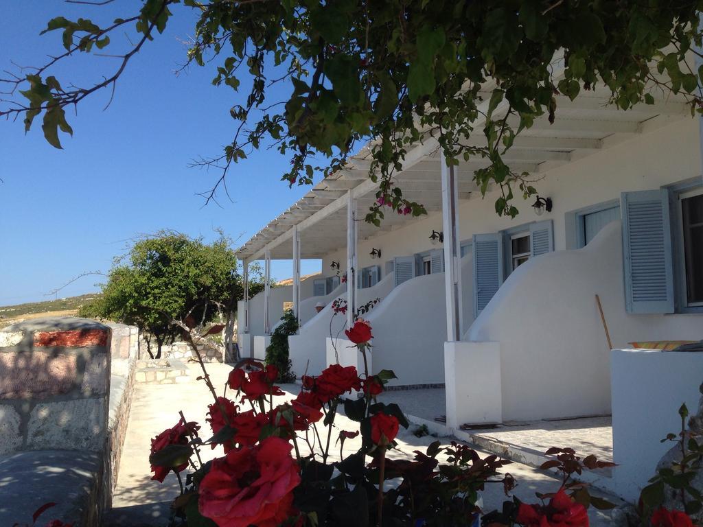 Κalamitsi Rooms & Apartments Kimolos Luaran gambar