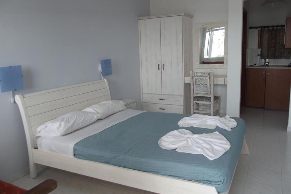 Κalamitsi Rooms & Apartments Kimolos Luaran gambar