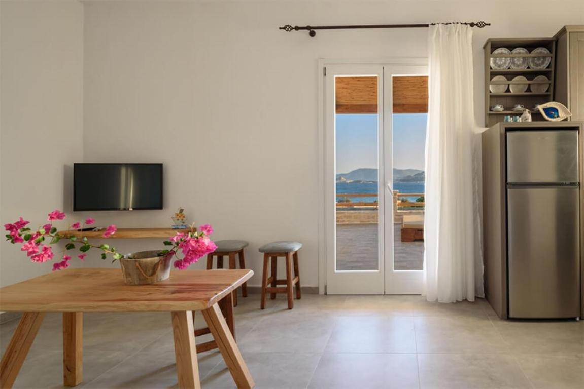 Κalamitsi Rooms & Apartments Kimolos Luaran gambar