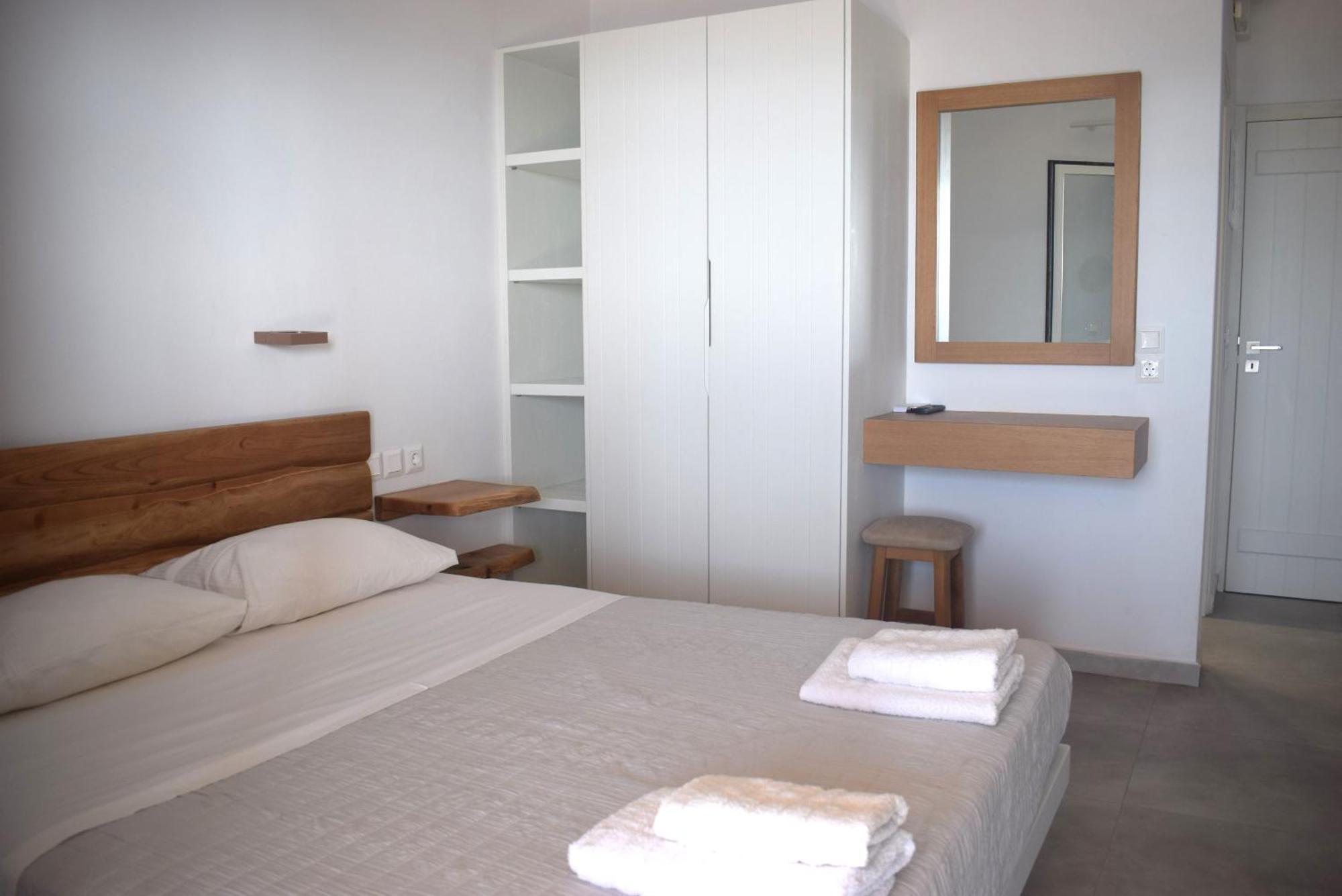 Κalamitsi Rooms & Apartments Kimolos Luaran gambar