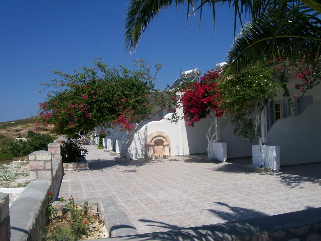 Κalamitsi Rooms & Apartments Kimolos Luaran gambar